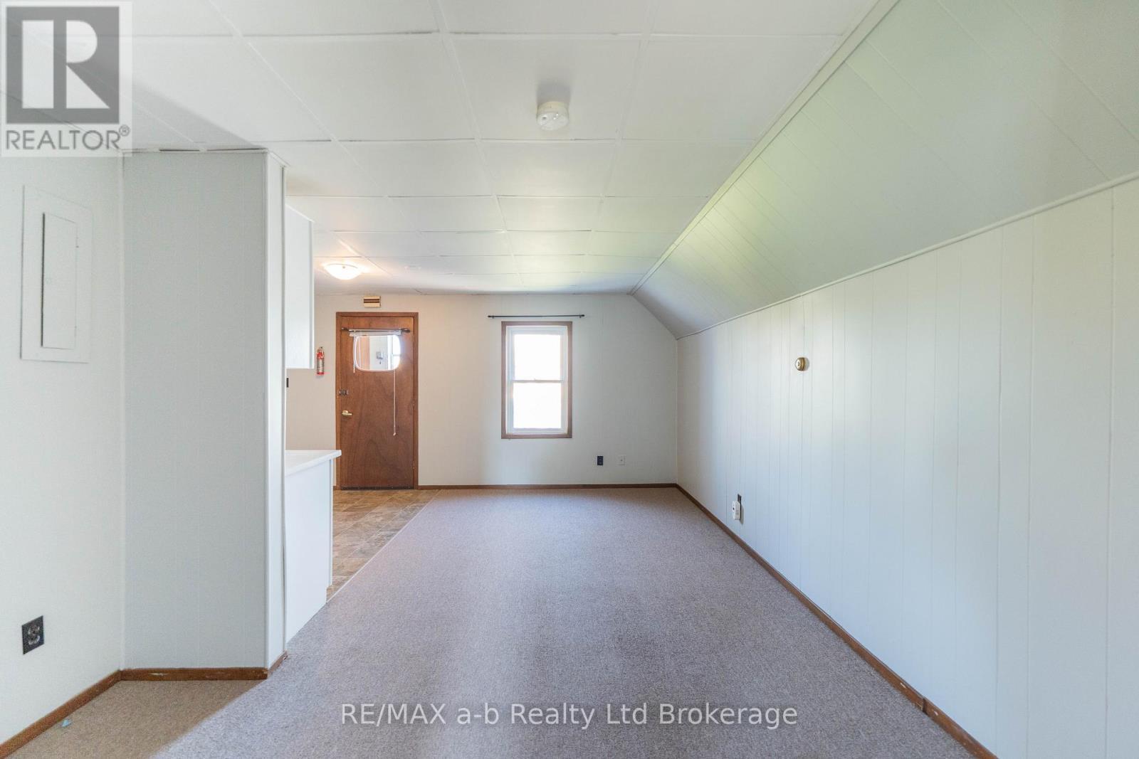 Unit A - 10 Mckenzie Street, Tillsonburg, ON - Indoor Photo Showing Other Room