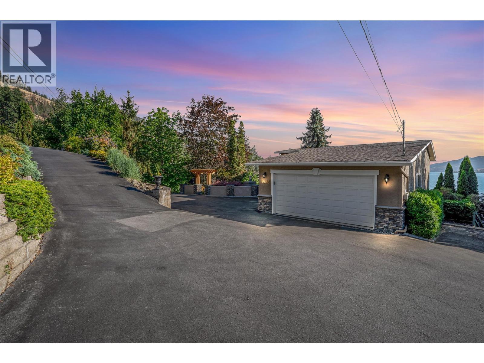 1988 Dewdney Road, Kelowna, BC - Outdoor