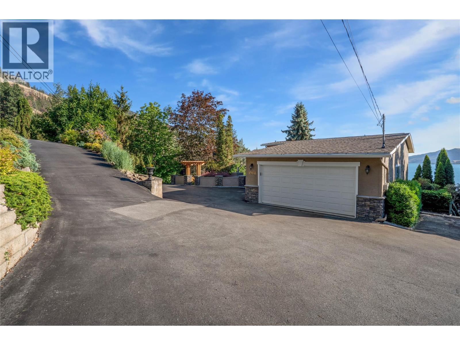 1988 Dewdney Road, Kelowna, BC - Outdoor