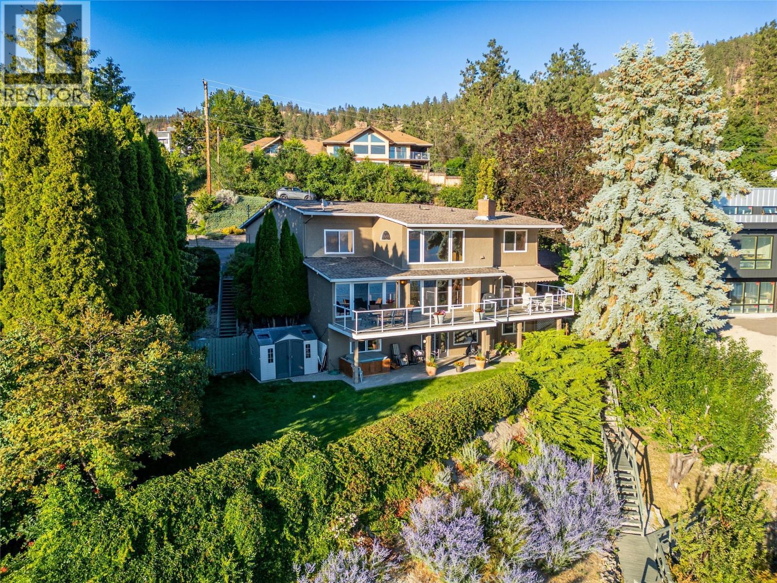 1988 Dewdney Road, Kelowna, BC - Outdoor