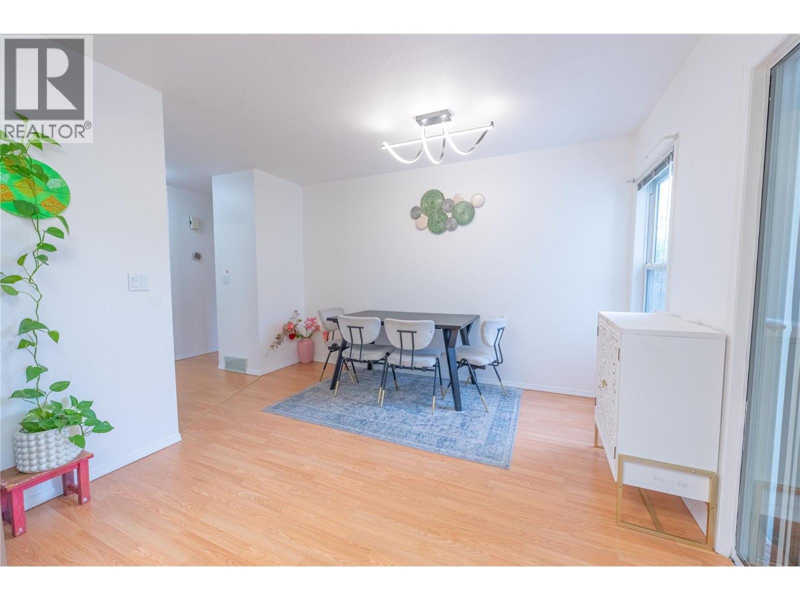 151 Molnar Road, Kelowna, BC - Indoor