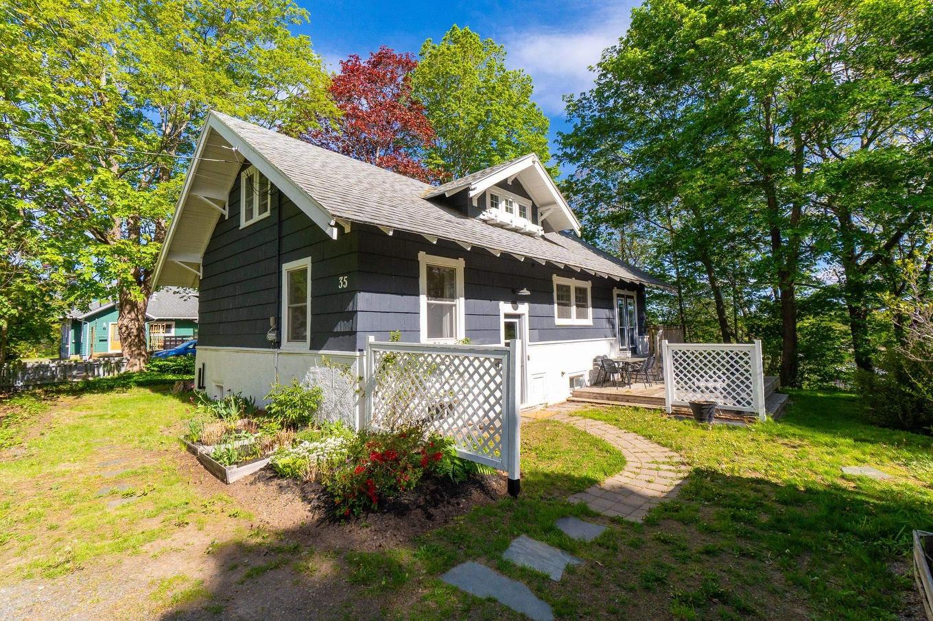 35 King Street, Kentville, NS