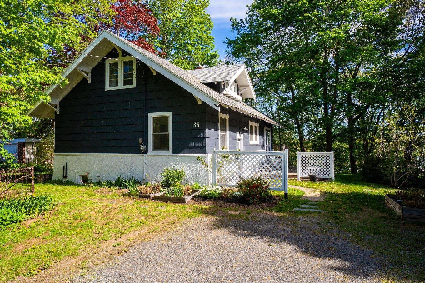 35 King Street, Kentville, NS