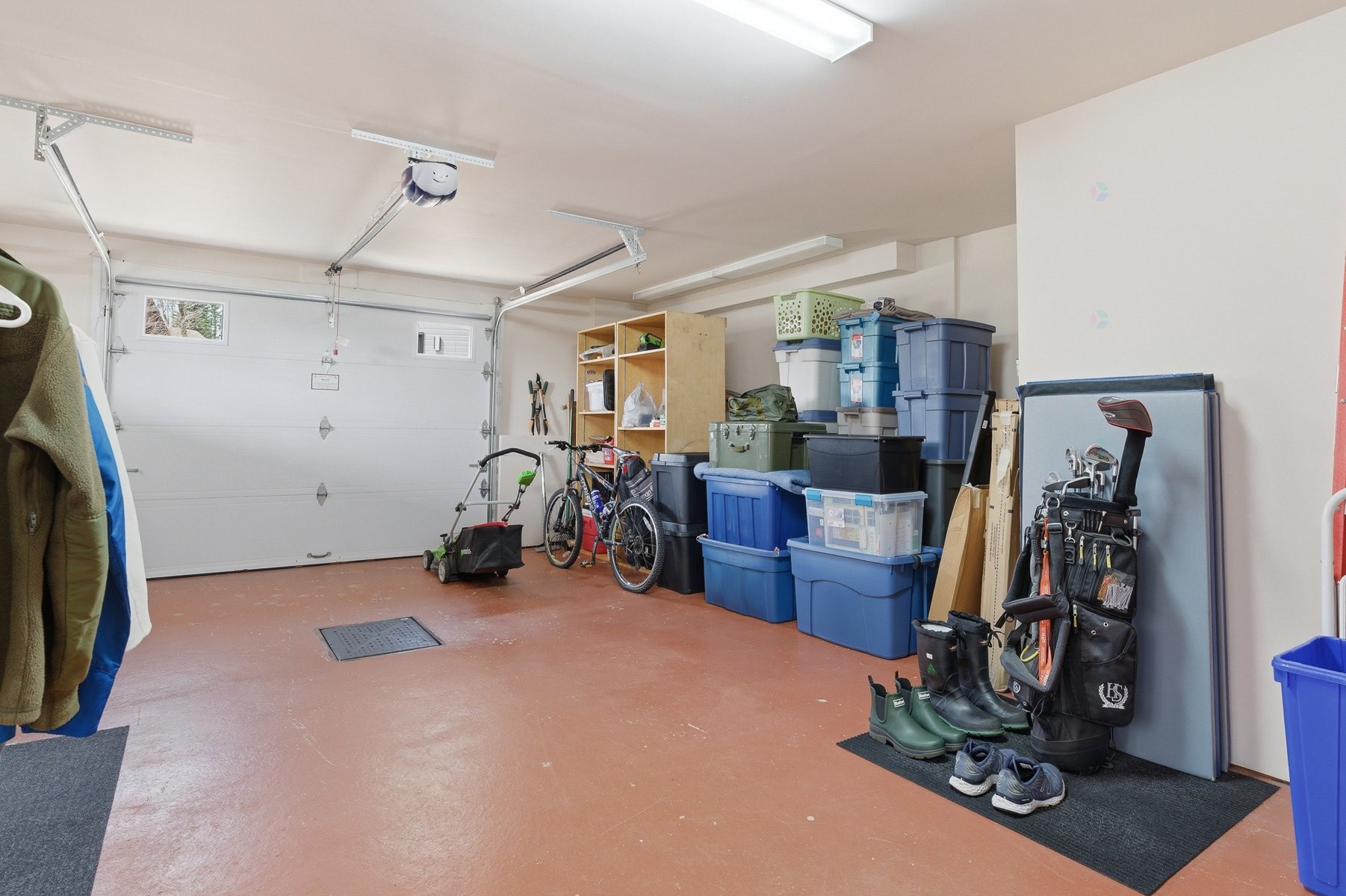 Garage - 2713 Rue Du Hameau, Sainte-Adèle, QC - Indoor Photo Showing Garage