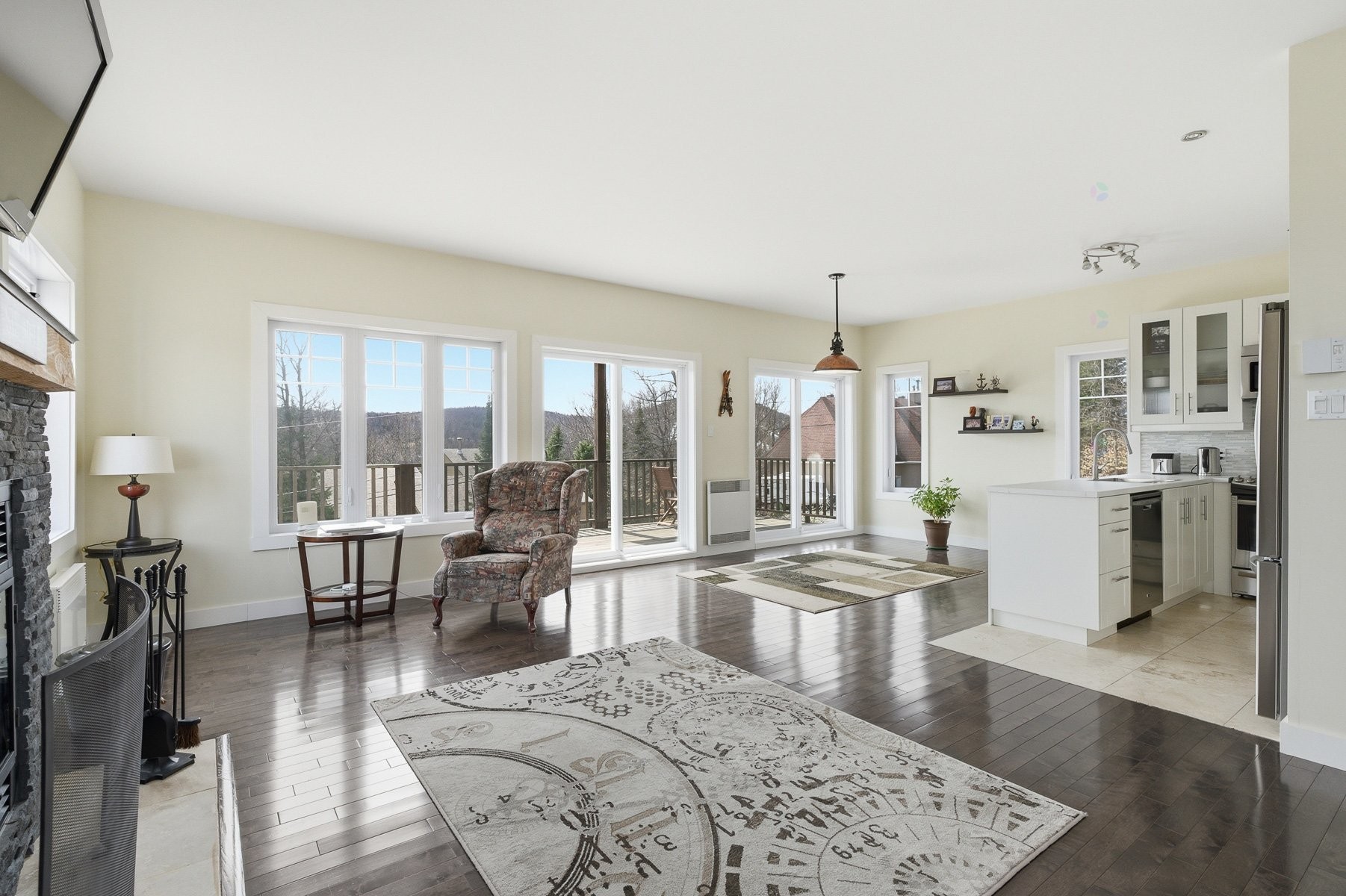 Overall view - 2713 Rue Du Hameau, Sainte-Adèle, QC - Indoor Photo Showing Living Room With Fireplace