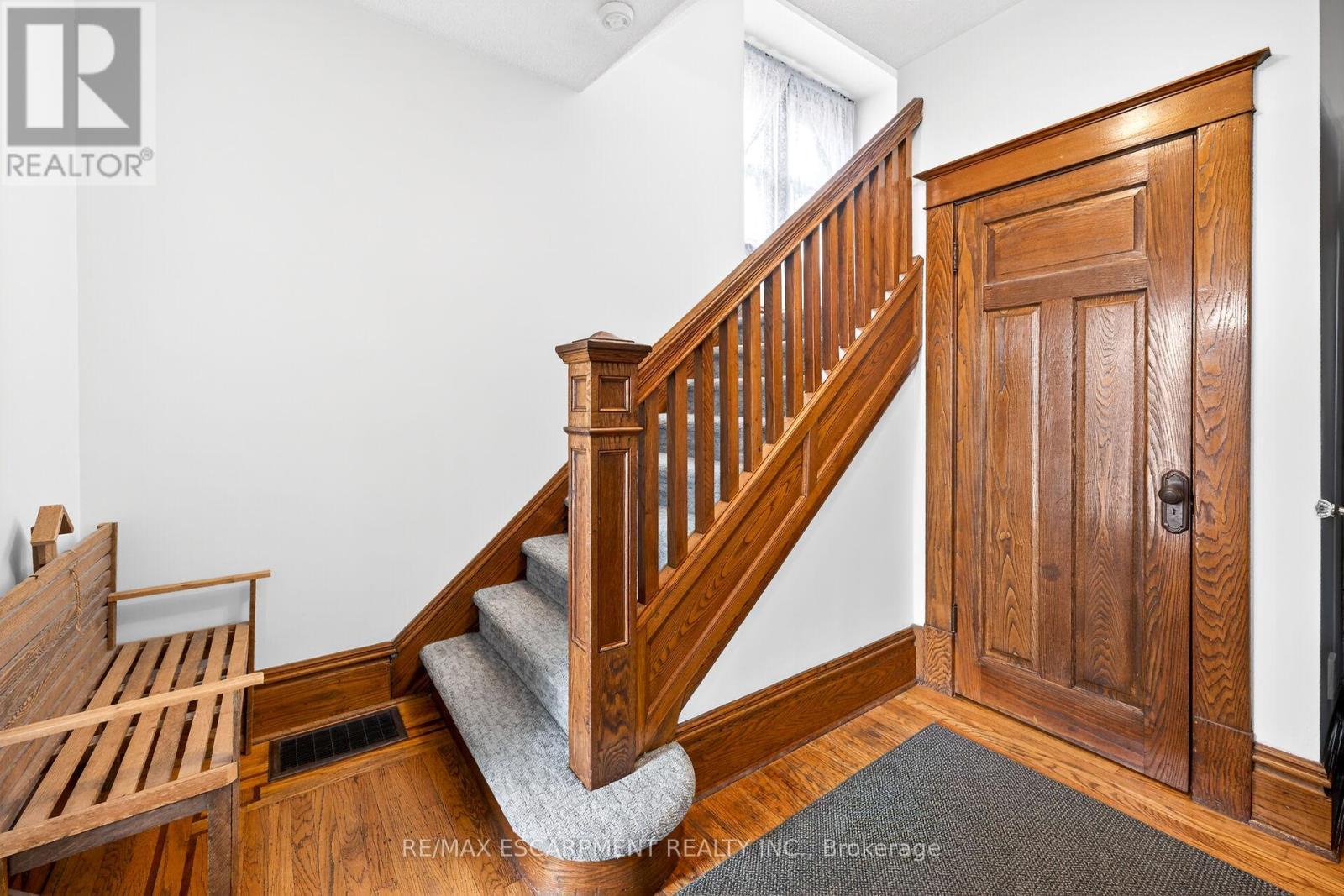 188 Park Row S, Hamilton, ON - Indoor Photo Showing Other Room