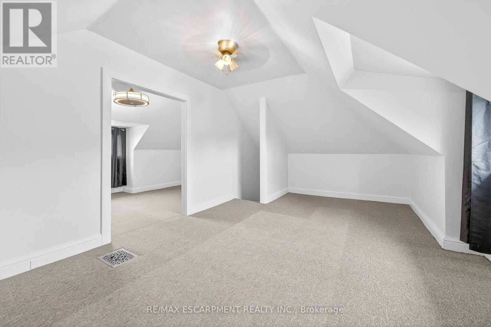 188 Park Row S, Hamilton, ON - Indoor Photo Showing Other Room