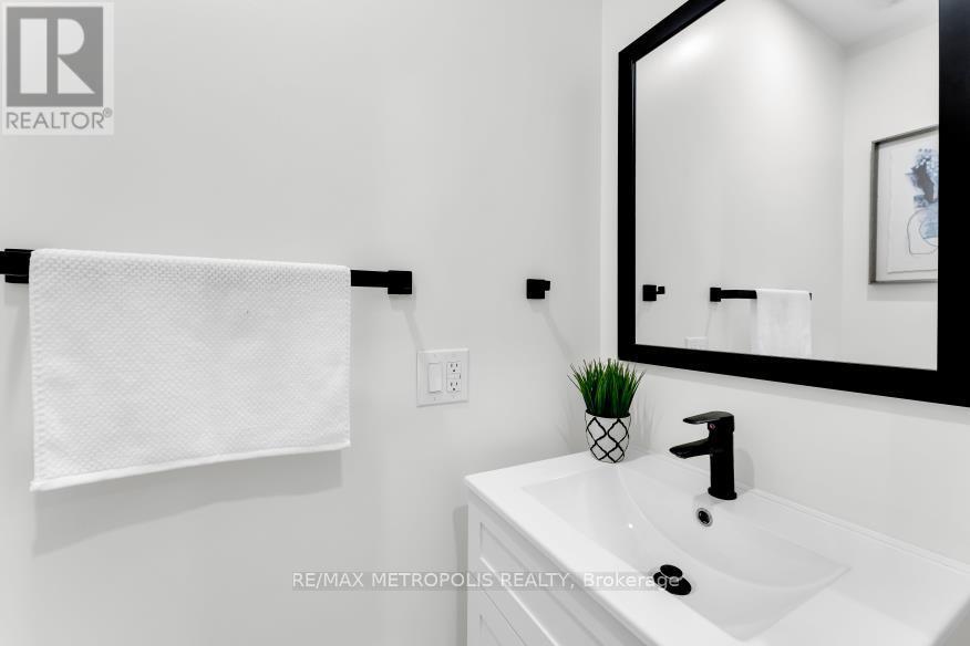 #Main - 88 Crocus Drive, Toronto, ON - Indoor Photo Showing Bathroom