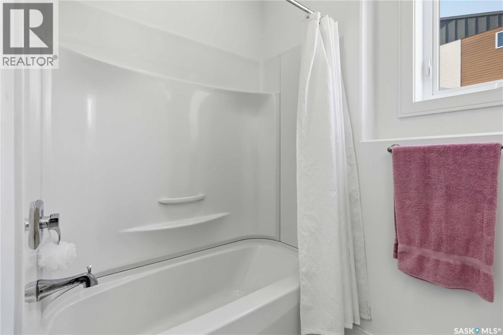 403 Delainey Road, Saskatoon, SK - Indoor Photo Showing Bathroom