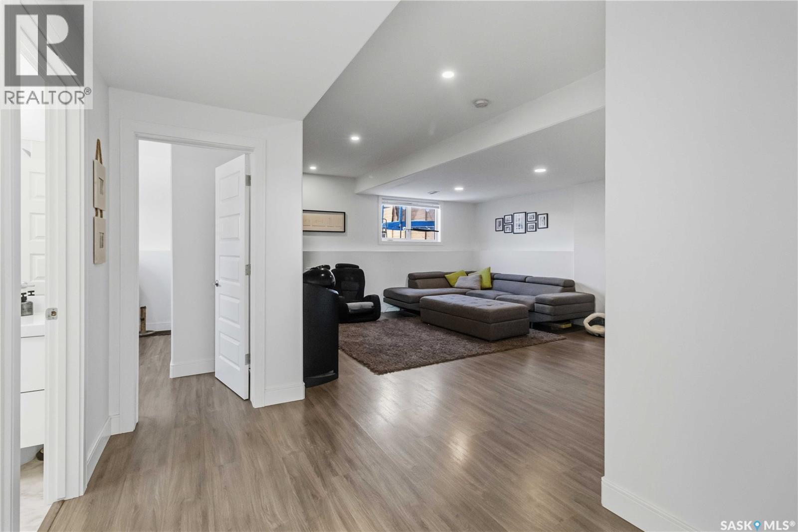 403 Delainey Road, Saskatoon, SK - Indoor