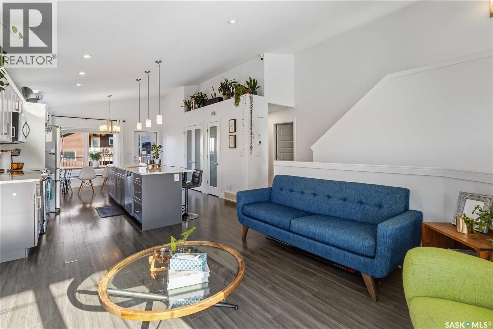 403 Delainey Road, Saskatoon, SK - Indoor Photo Showing Living Room