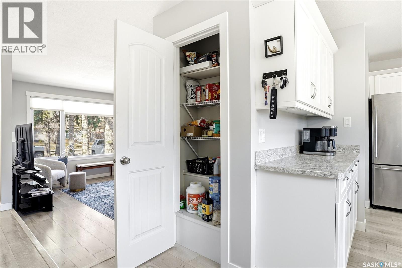 1115 12Th Avenue E, Regina, SK - Indoor Photo Showing Kitchen