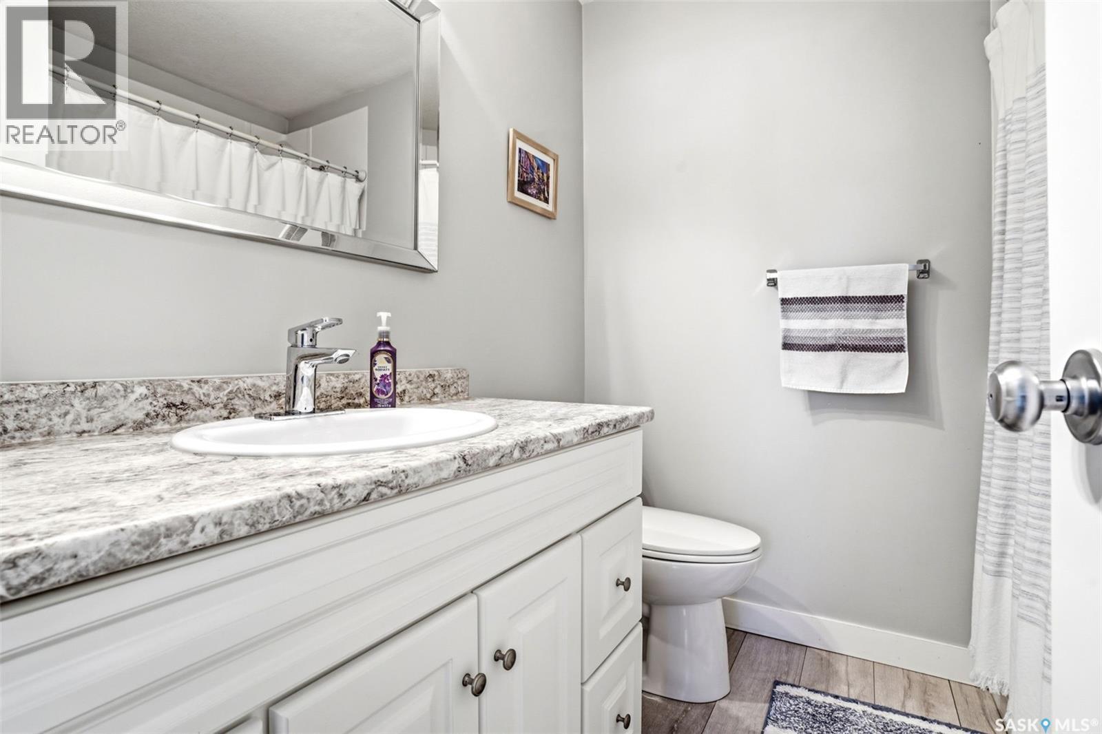 1115 12Th Avenue E, Regina, SK - Indoor Photo Showing Bathroom