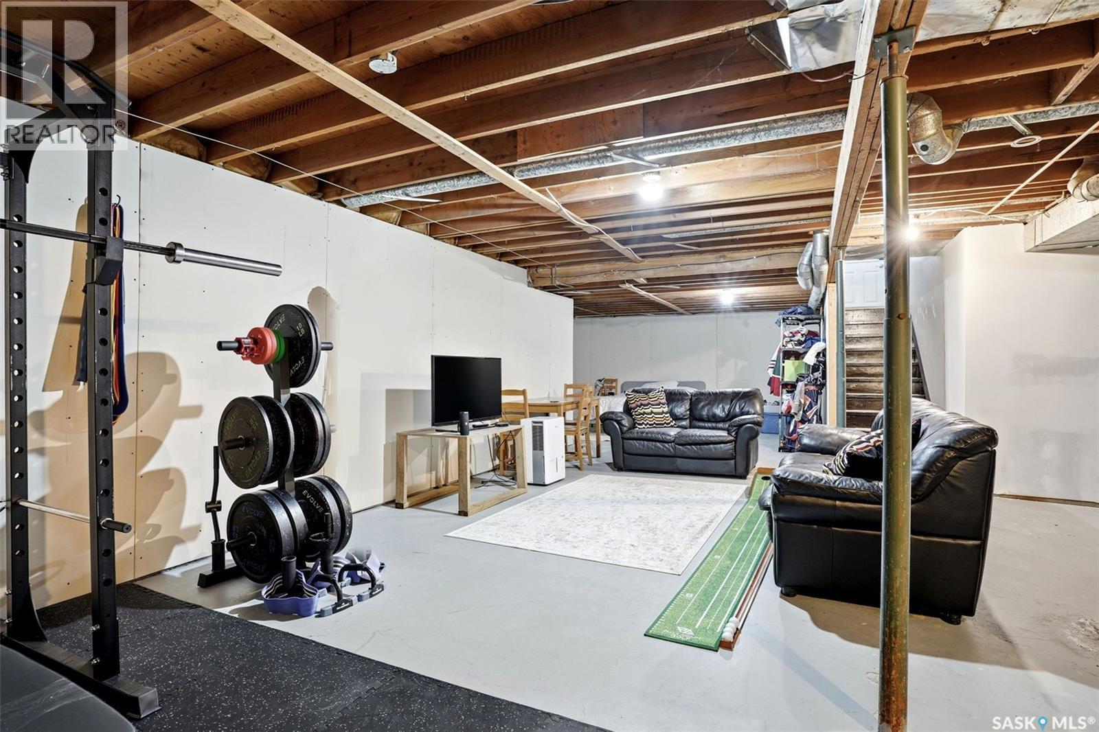 1115 12Th Avenue E, Regina, SK - Indoor