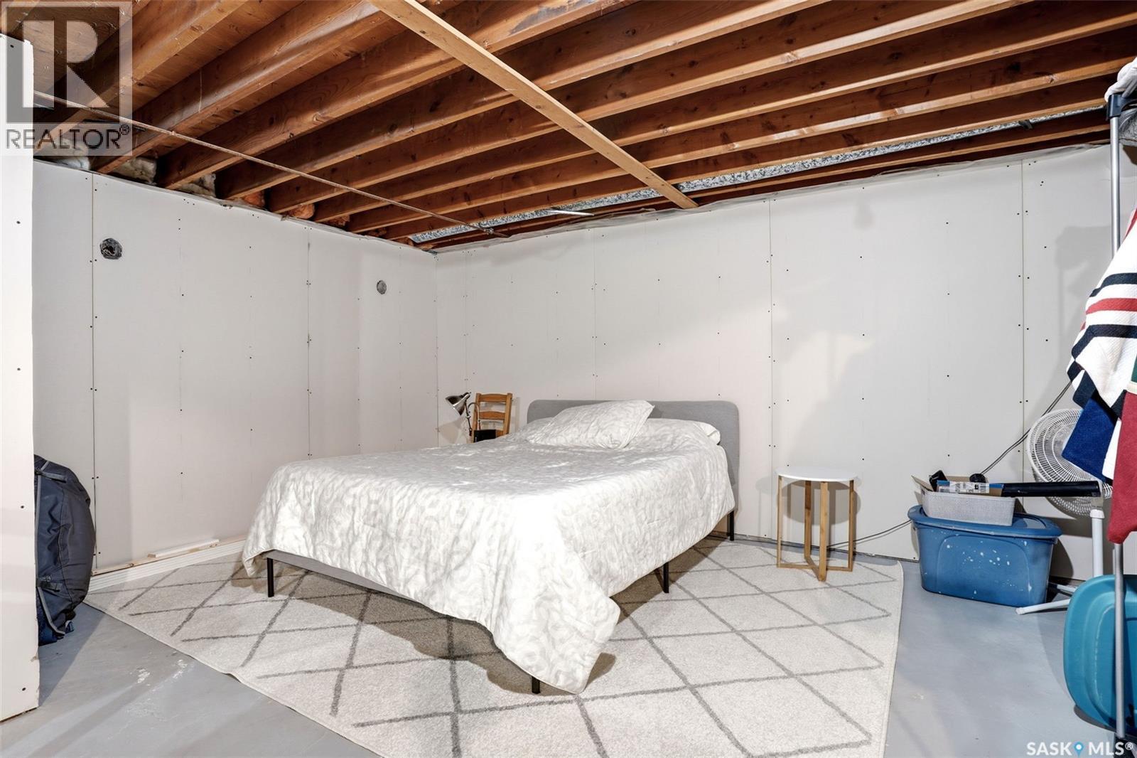 1115 12Th Avenue E, Regina, SK - Indoor