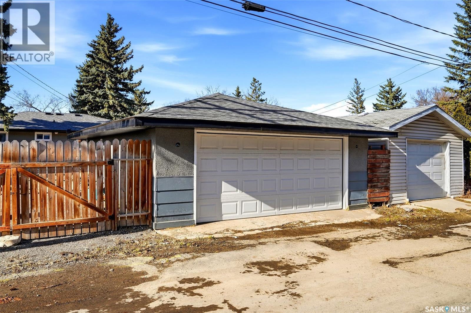 1115 12Th Avenue E, Regina, SK - Outdoor