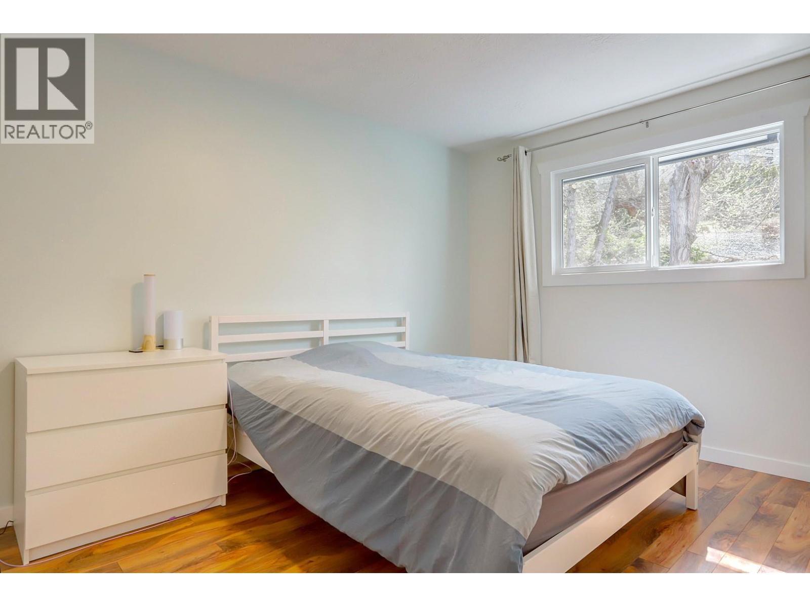 674 Pheasant Road, Vernon, BC - Indoor Photo Showing Bedroom