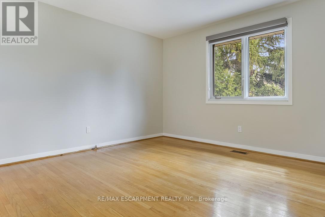 1443 Birchwood Drive, Mississauga, ON - Indoor Photo Showing Other Room
