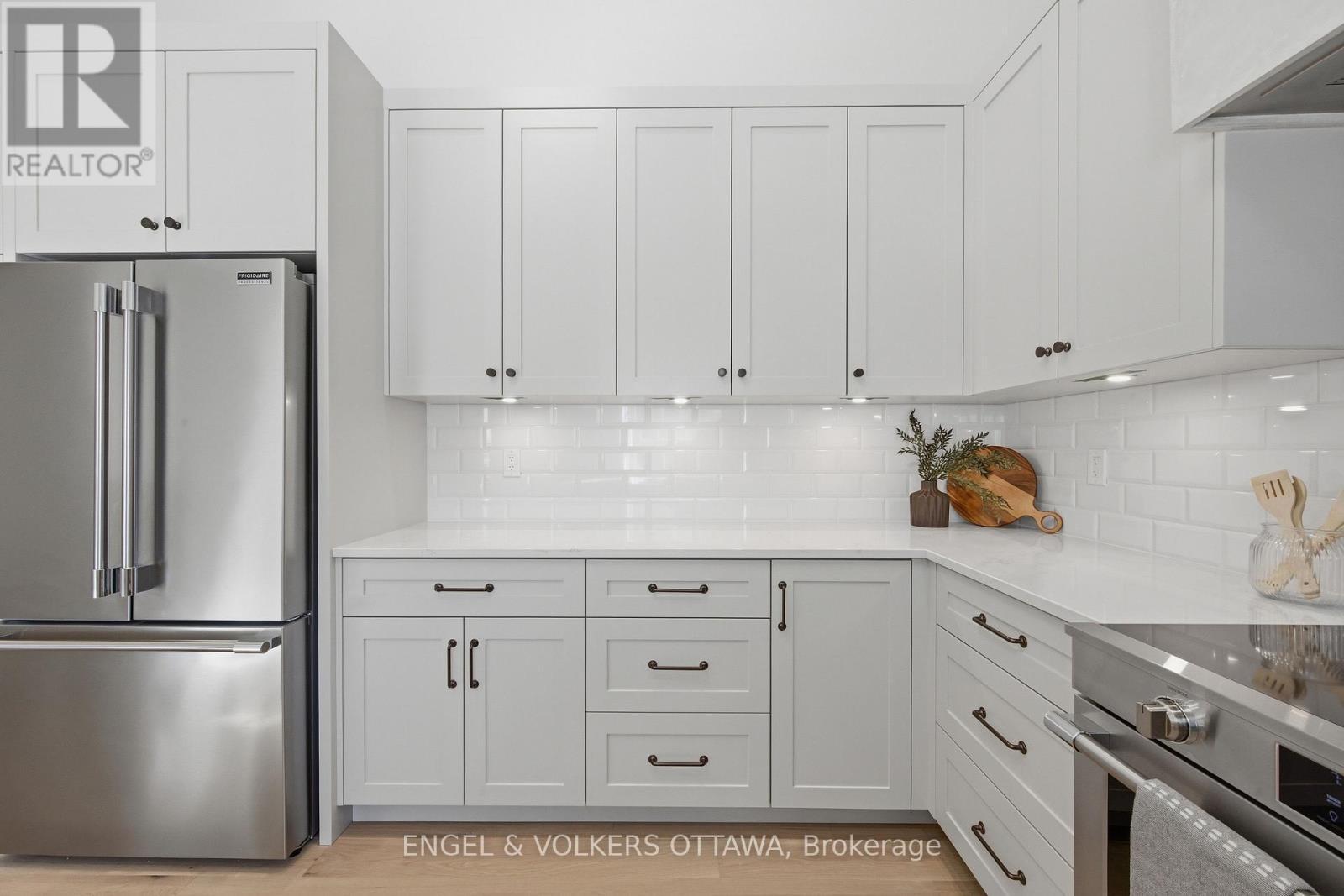 71 Thomas Street, Ottawa, ON - Indoor Photo Showing Kitchen