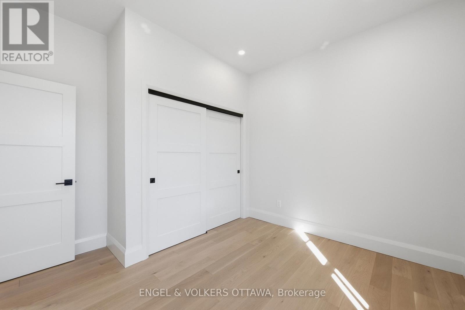 71 Thomas Street, Ottawa, ON - Indoor Photo Showing Other Room