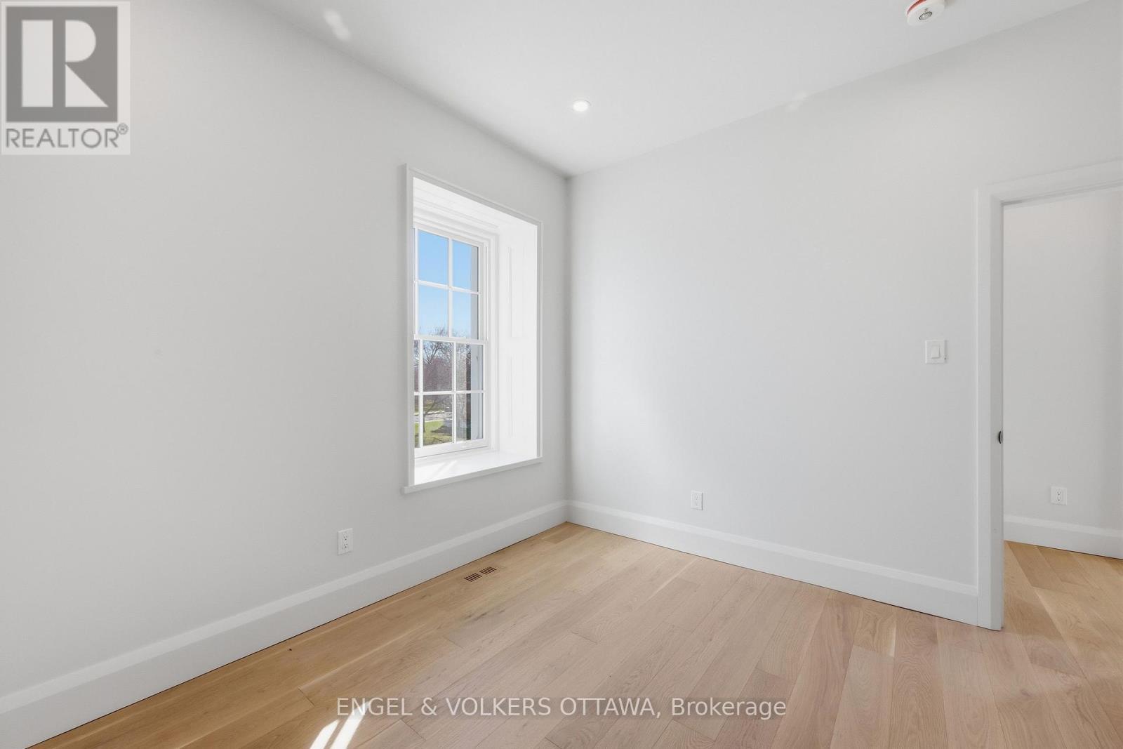 71 Thomas Street, Ottawa, ON - Indoor Photo Showing Other Room