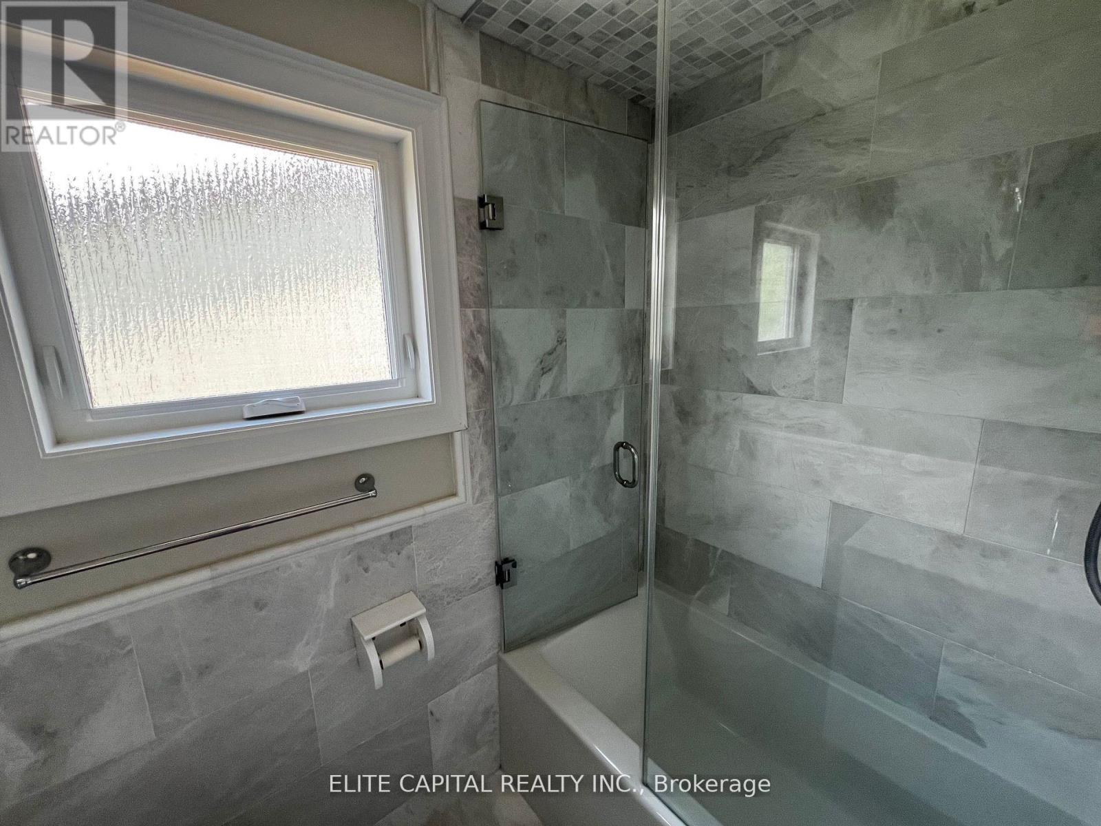 67 Hutcherson Square, Toronto, ON - Indoor Photo Showing Bathroom