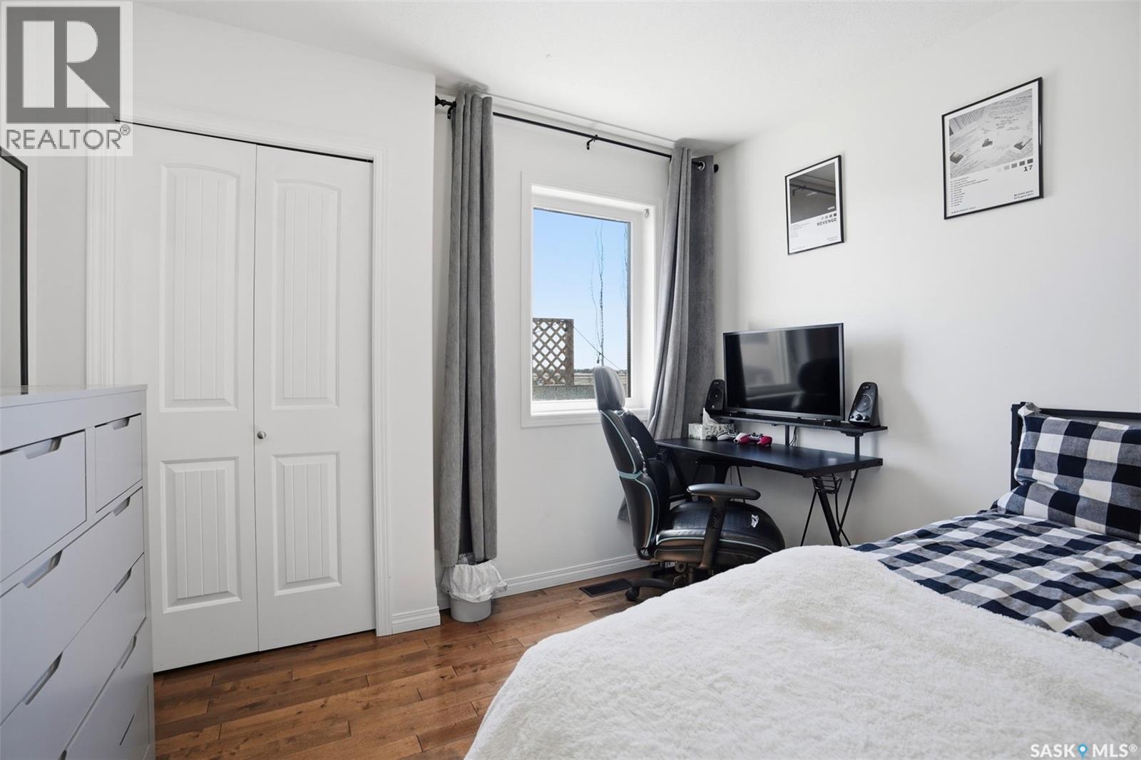 101 Lakeridge Drive, Warman, SK - Indoor Photo Showing Bedroom