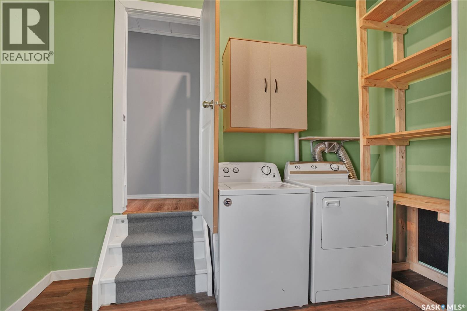 82 2Nd Street, Osler, SK - Indoor Photo Showing Laundry Room