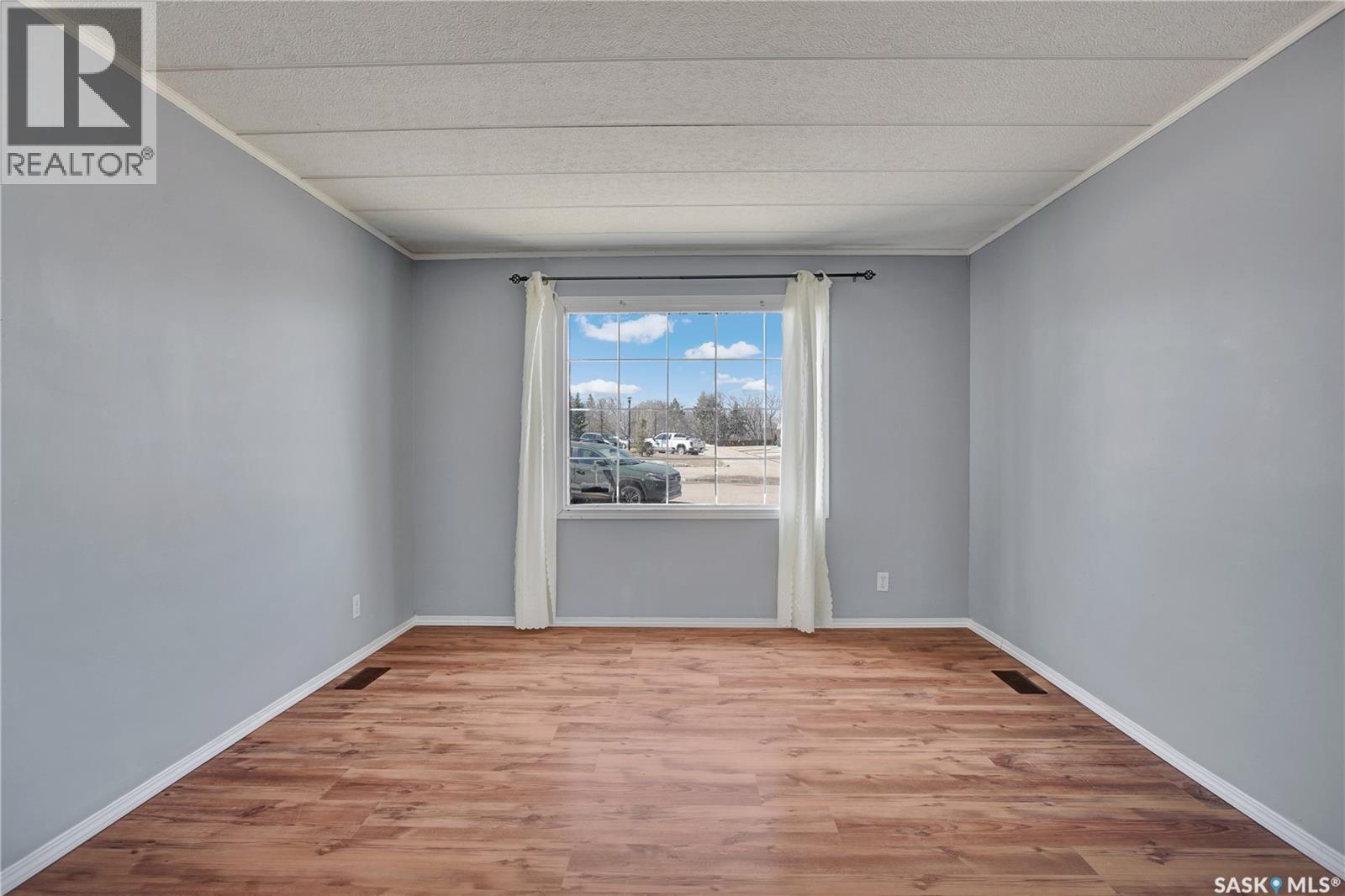 82 2Nd Street, Osler, SK - Indoor Photo Showing Other Room