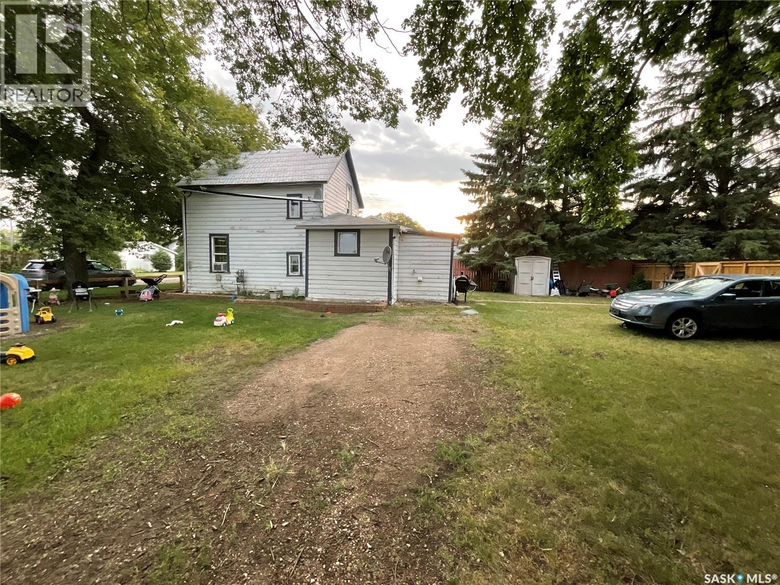 1002 8Th Street, Rosthern, SK - Outdoor