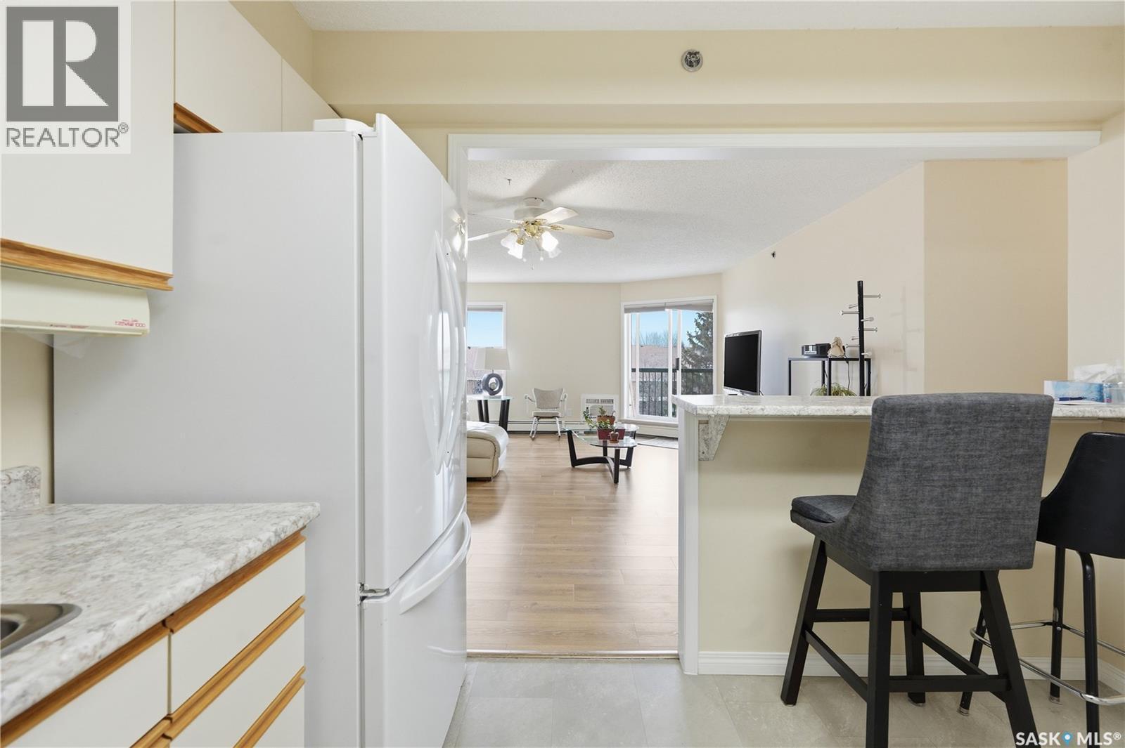 402 301 Cree Crescent, Saskatoon, SK - Indoor Photo Showing Kitchen