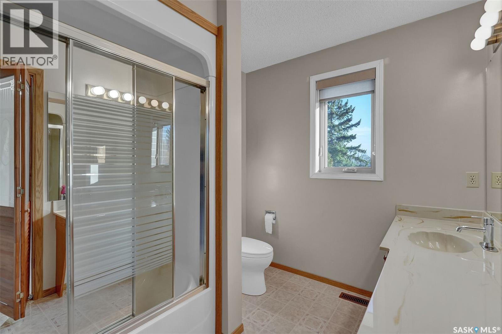 3139 Thacker Bay E, Regina, SK - Indoor Photo Showing Bathroom