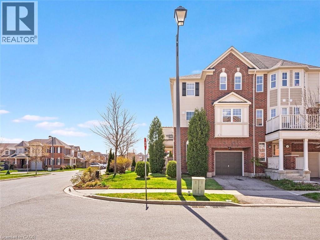 656 Frank Place, Milton, ON - Outdoor With Facade
