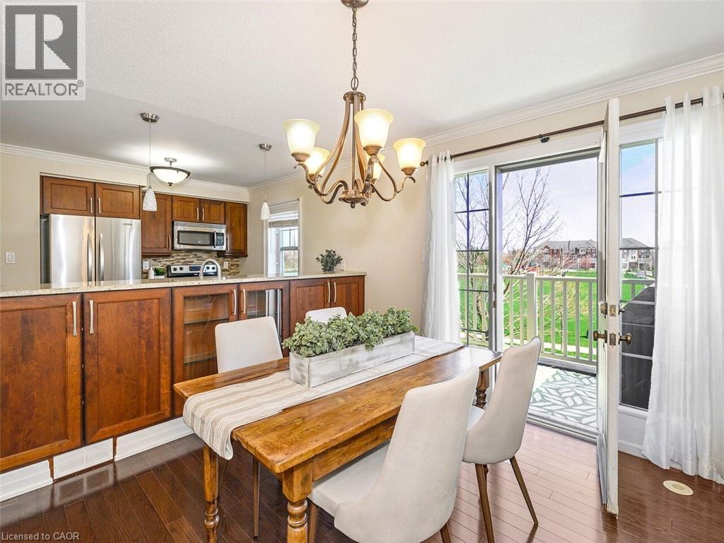 656 Frank Place, Milton, ON - Indoor Photo Showing Dining Room