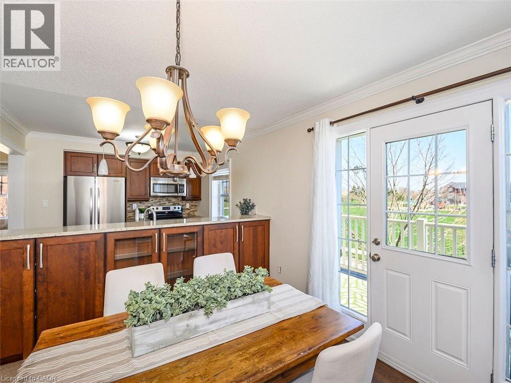 656 Frank Place, Milton, ON - Indoor Photo Showing Dining Room