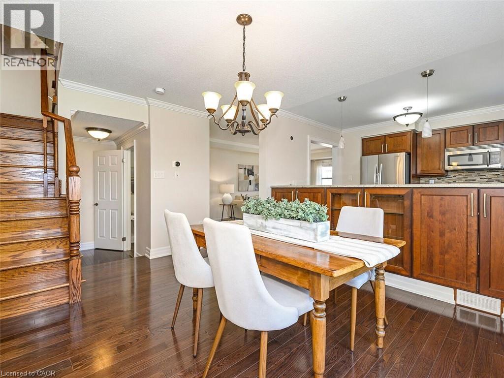 656 Frank Place, Milton, ON - Indoor Photo Showing Dining Room
