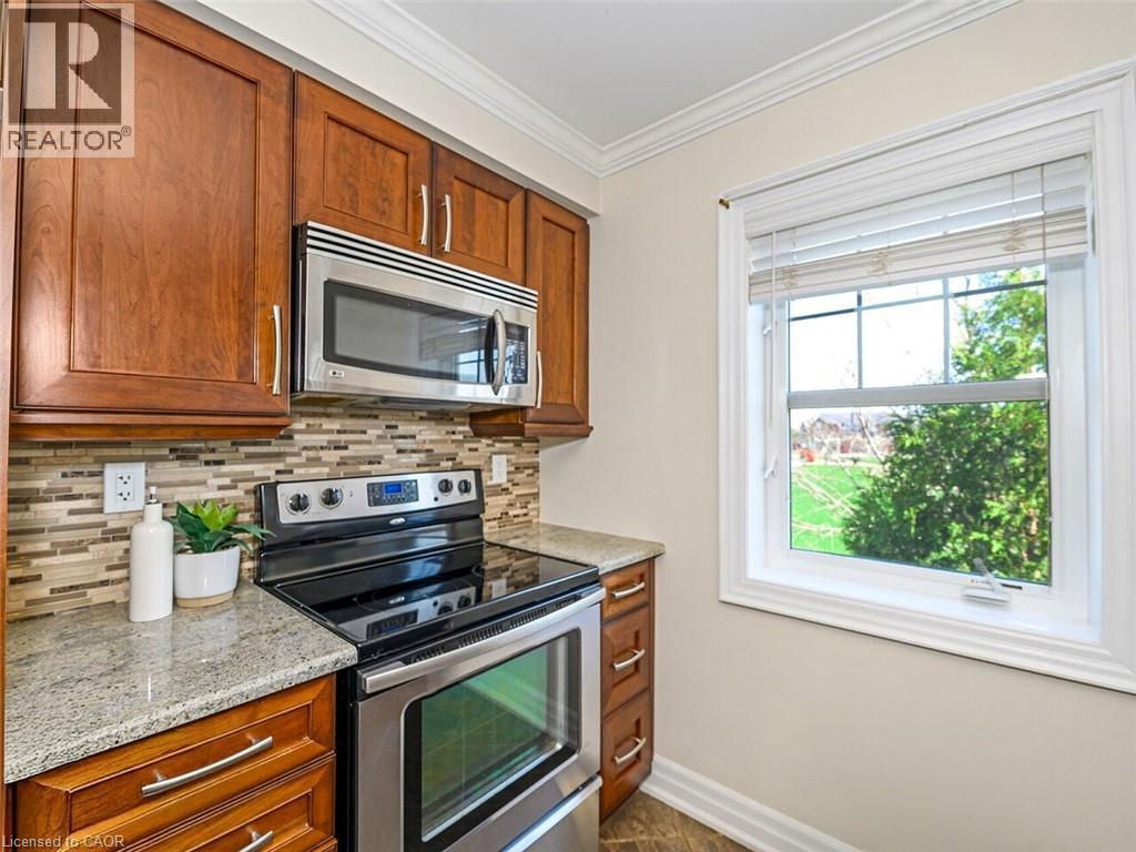 656 Frank Place, Milton, ON - Indoor Photo Showing Kitchen