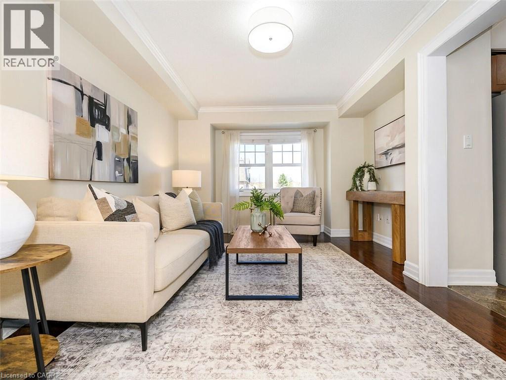 656 Frank Place, Milton, ON - Indoor Photo Showing Living Room