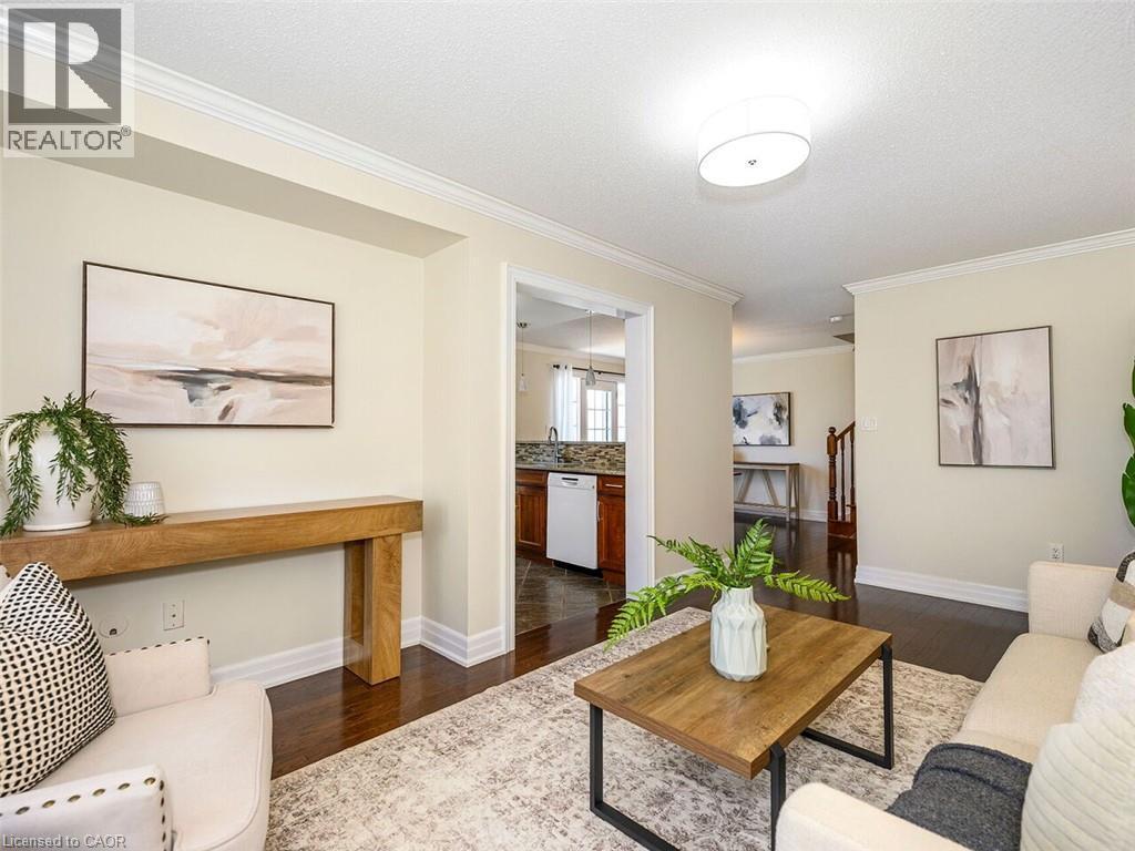 656 Frank Place, Milton, ON - Indoor Photo Showing Living Room