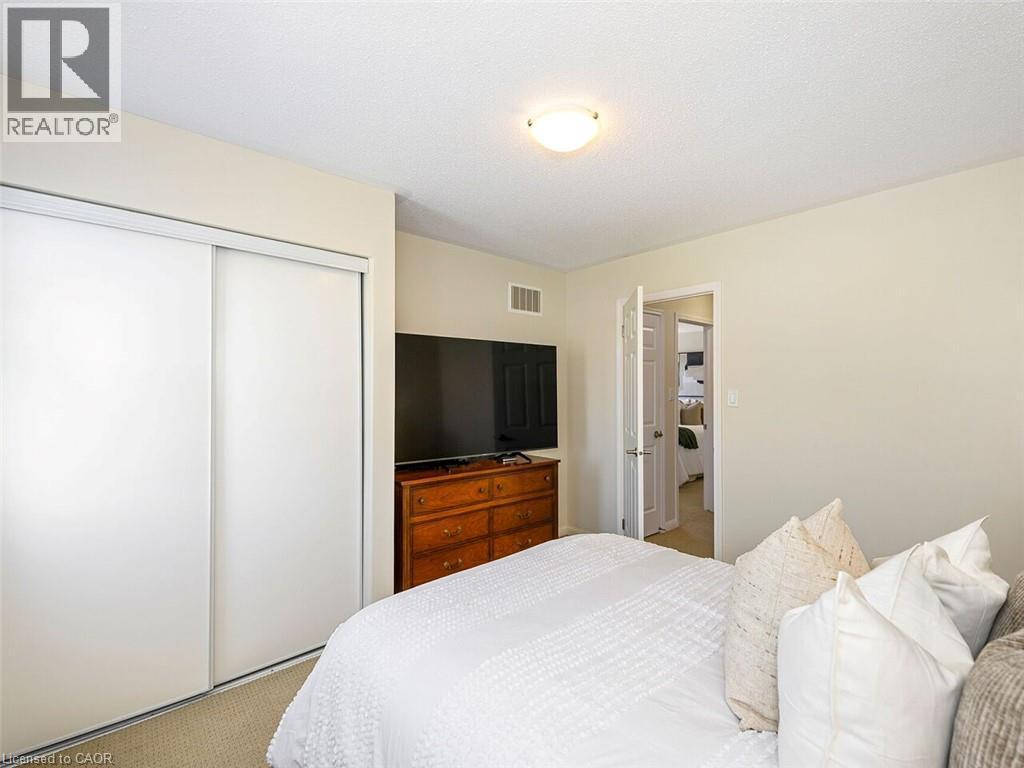 656 Frank Place, Milton, ON - Indoor Photo Showing Bedroom