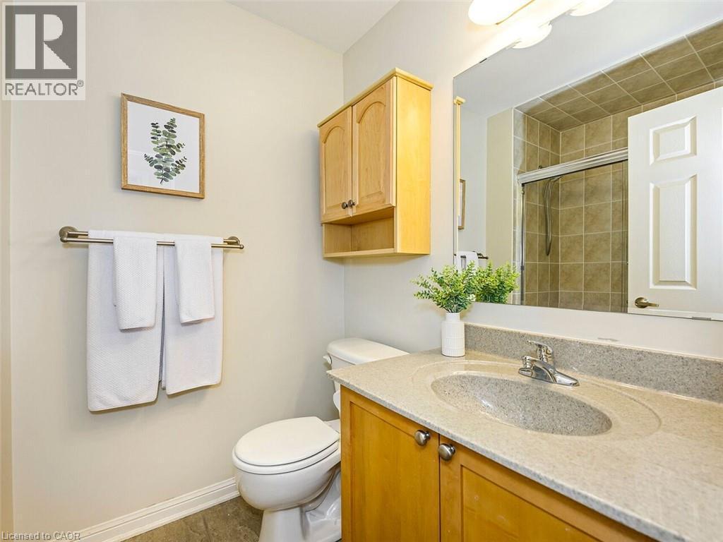 656 Frank Place, Milton, ON - Indoor Photo Showing Bathroom