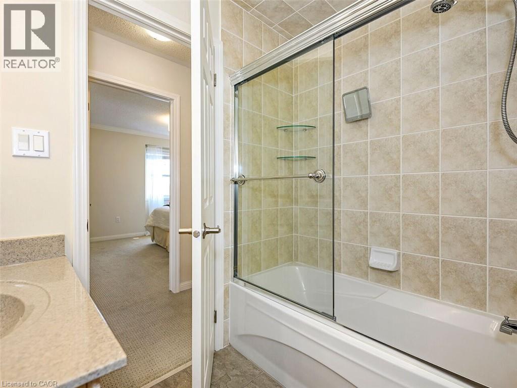 656 Frank Place, Milton, ON - Indoor Photo Showing Bathroom