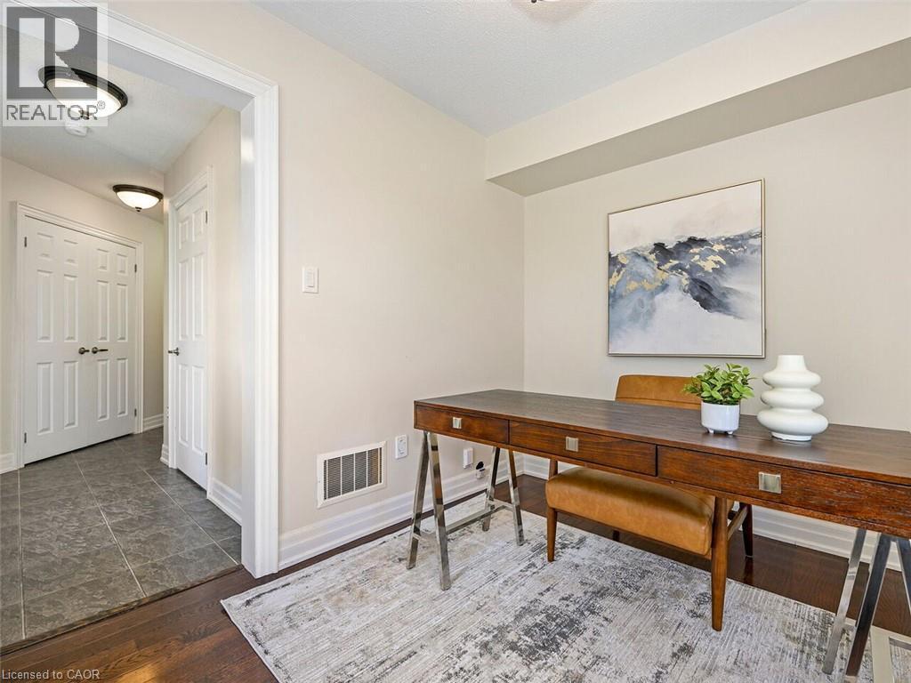 656 Frank Place, Milton, ON - Indoor Photo Showing Other Room
