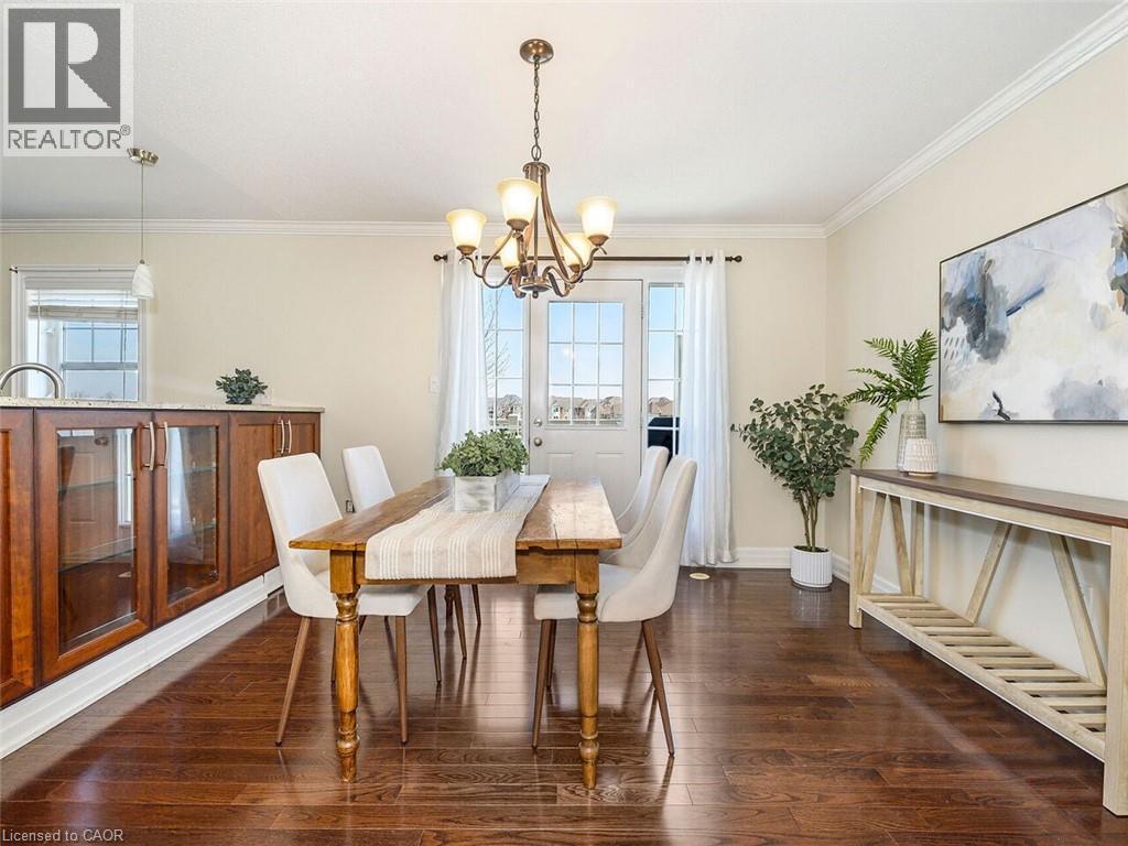 656 Frank Place, Milton, ON - Indoor Photo Showing Dining Room