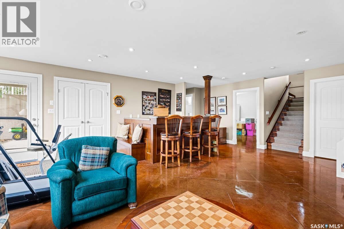 914 Tatanka Drive, Sun Valley, SK - Indoor Photo Showing Living Room