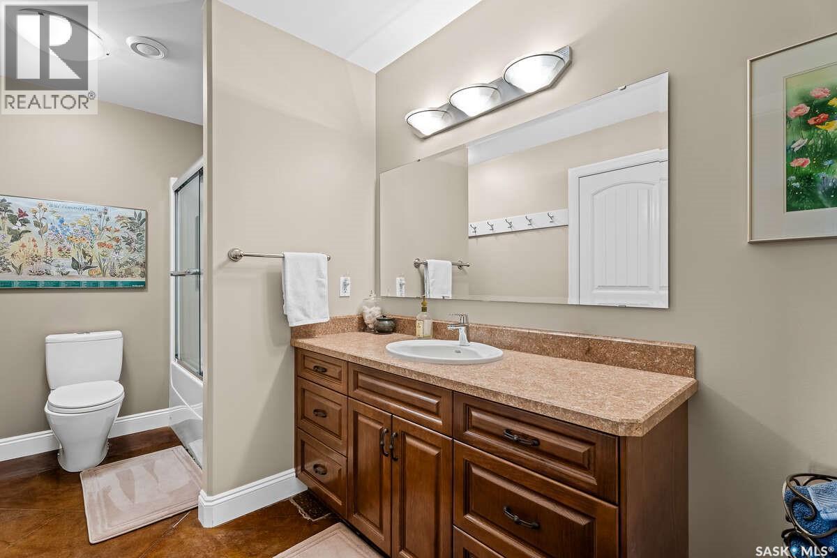 914 Tatanka Drive, Sun Valley, SK - Indoor Photo Showing Bathroom