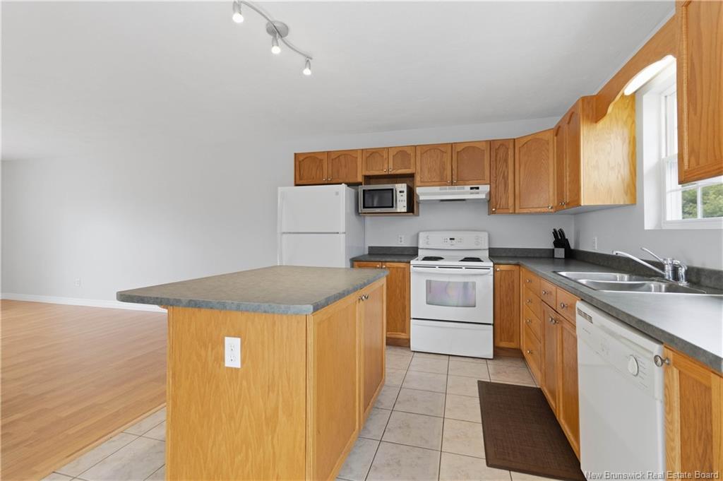 75 Algonquin Cres, Moncton, NB