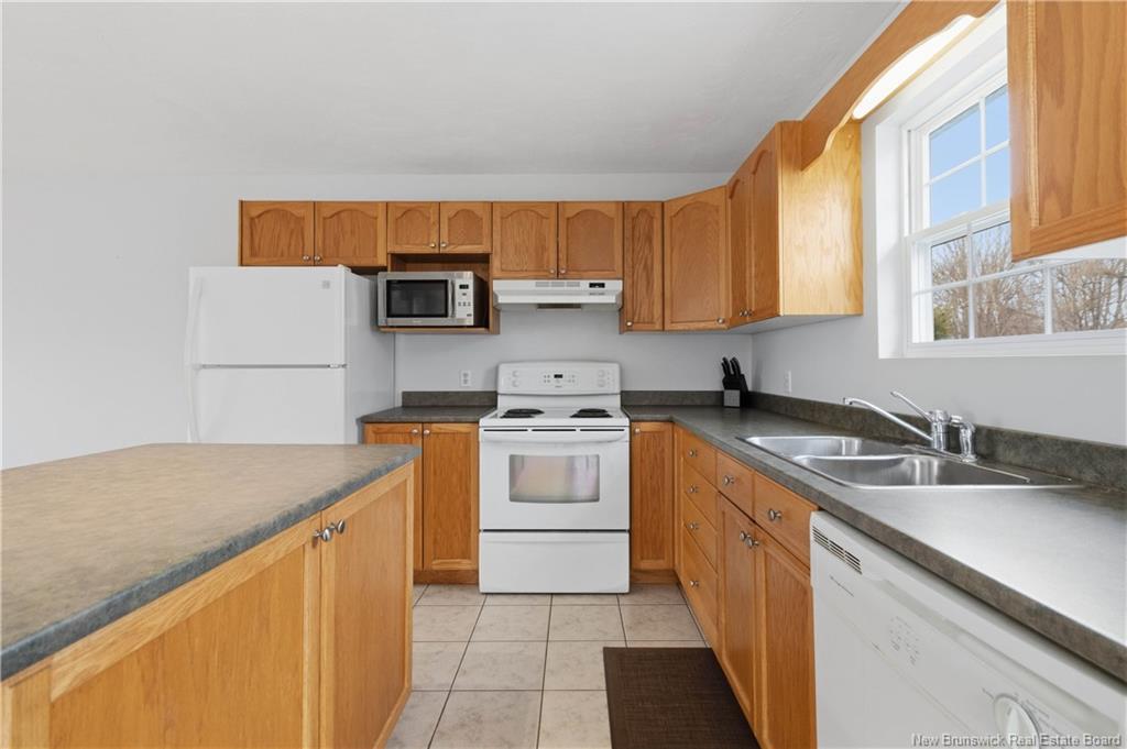 75 Algonquin Cres, Moncton, NB