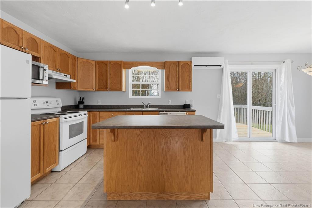 75 Algonquin Cres, Moncton, NB