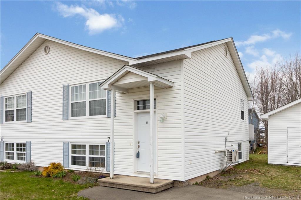 75 Algonquin Cres, Moncton, NB